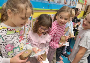Klasowe obchody Dnia Dziewczyny_klasa 1a.