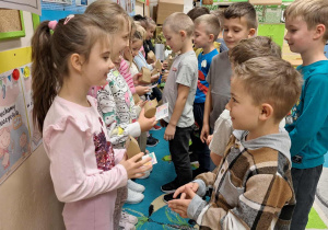 Klasowe obchody Dnia Dziewczyny_klasa 1a.