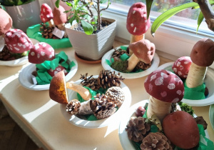 Kreatywna jesień, czyli grzybobranie w klasie 1a_efekt finalny twórczej pracy uczniów klasy 1a.