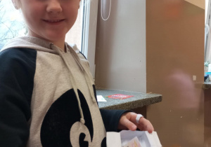 Papier jako twórcze ogniwo_plastycznie w świetlicy szkolnej.