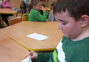 Papier jako twórcze ogniwo_plastycznie w świetlicy szkolnej.