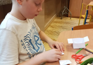 Papier jako twórcze ogniwo_plastycznie w świetlicy szkolnej.