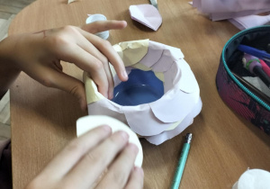 Papier jako twórcze ogniwo_plastycznie w świetlicy szkolnej.