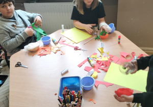 Papier jako twórcze ogniwo_plastycznie w świetlicy szkolnej.
