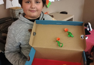 Papier jako twórcze ogniwo_plastycznie w świetlicy szkolnej.