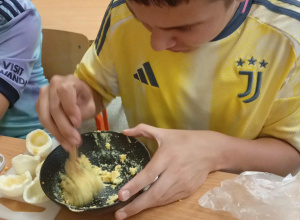 Klasa 6b odkrywa smaki szlacheckiej Polski.