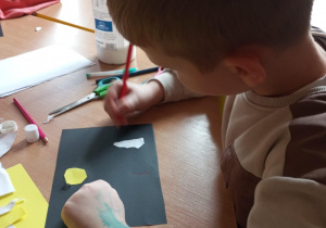 Halloweenowe duszki_zajęcia tematyczne w świetlicy szkolnej.