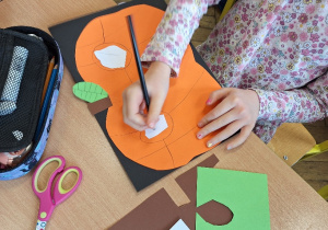 Dyniowy zawrót głowy_motorycznie w klasie 1a.