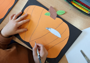 Dyniowy zawrót głowy_motorycznie w klasie 1a.