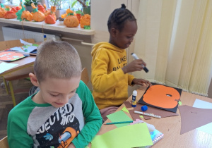 Dyniowy zawrót głowy_motorycznie w klasie 1a.