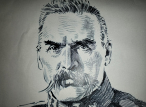Józef Piłsudski jako postać wielce zasłużona dla Polski.