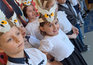 Uroczyste pasowanie pierwszoklasistów na Czytelnika_klasa 1b.