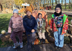 Lekcja przyrody w Sadach Klemensa_pamiątkowe zdjęcie.