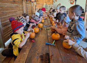 Lekcja przyrody w Sadach Klemensa_klasy: 1a i 1b.