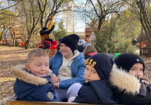 Lekcja przyrody w Sadach Klemensa_zwiedzanie terenu Sadów_przejażdżka.