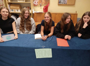 Klasa 8a i sesja gminy Ponurkowo_scenki.