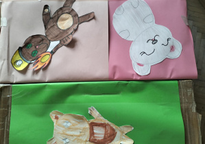 Finał akcji charytatywnej "Dzień Pluszowego Misia"_pakowanie zebranych darów.