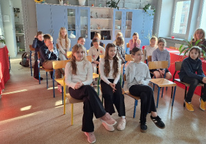 Uczniowie z grupy wiekowej IV-VI tuż przed konkursem.