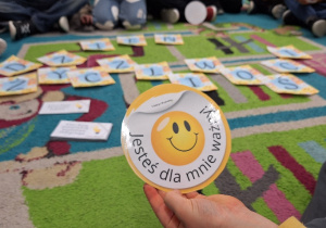 Dzień Życzliwości i Pozdrowień w klasie 1a_karty dotyczące "sytuacji trudnych".