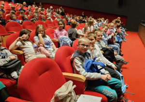 Teatralna przygoda klas: 2a i 2b.