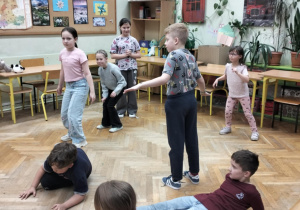 Dzień Pluszowego Misia w świetlicy szkolnej_misiowe zabawy.