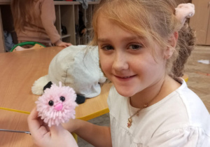 Dzień Pluszowego Misia w świetlicy szkolnej_twórcza praca świetliczaka.