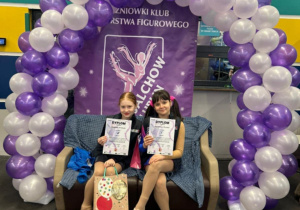 Międzynarodowe Zawody Łyżwiarskie o Puchar Koziołka Lubelskiego_Matylda Drelich (5 m-ce) i Zuzanna Mucha (9 m-ce).