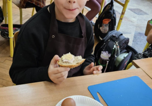 Zdrowe drugie śniadanie w klasie 2b.