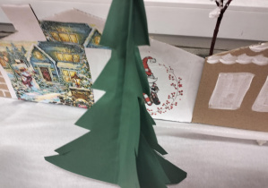 Kreatywne prace o tematyce świątecznej.