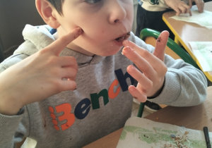 wiąteczna atmosfera w świetlicy szkolnej_dekoracja i degustacja pierników.