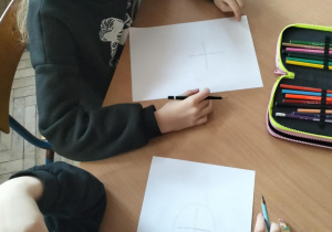 Dzień Babci i Dziadka w świetlicy szkolnej_portret babci/dziadka_twórcza prace świetliczaków.