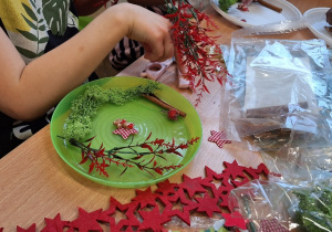 Zimowe witraże i sztuka land art_twórcza aktywność ucznia klasy 1a.