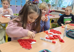 Dzień Babci i Dziadka_projektowo w klasie 1a_twórcze prace pierwszaków.