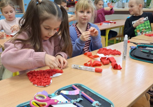 Dzień Babci i Dziadka_projektowo w klasie 1a_twórcze prace pierwszaków.