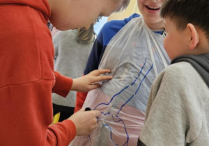 Utrwalenie wiedzy przyrodniczej w klasie 4a_układ pokarmowy.