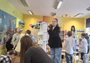 Konkurs Zawodoznawczy "Zawody, jakich mało"_uczestnicy w trakcie rozgrywek.