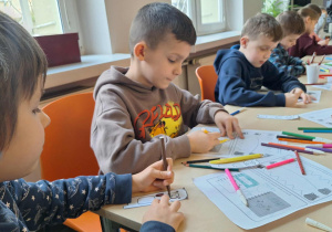 "Ciekawostki moli książkowych"_klasa 1a z wizytą w Wojewódzkiej Bibliotece Publicznej_karty pracy oraz zakładki.