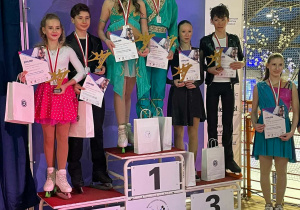 Julia Kadlubek z partnerem i 1 m-ce w kategorii par tanecznych.