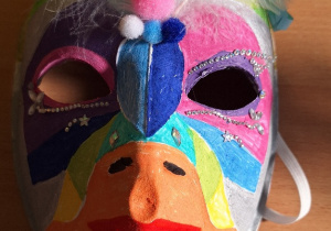 "Maska Karnawałowa"_1 m-ce w kategorii klas pierwszych.