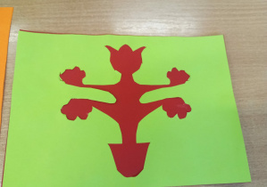 Świetliczaki na tropie legend_wycinanka z elementami folkloru.