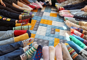 Klasowe obchody Dnia Kolorowej Skarpetki_klasa 1a.