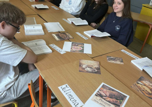 Głośne czytanie Księgi I "Pana Tadeusza"_klasa 8a.