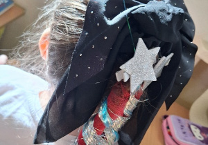 Wiosenna akcja "Dzień zwariowanej wiosennej fryzury"_klasa 1a.