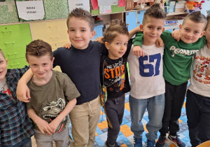 Wiosenna akcja "Dzień zwariowanej wiosennej fryzury"_klasa 1a.