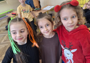 Wiosenna akcja "Dzień zwariowanej wiosennej fryzury"_klasa 1a.