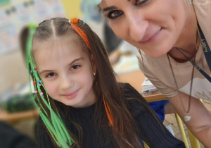 Wiosenna akcja "Dzień zwariowanej wiosennej fryzury"_klasa 1a.