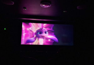 Klasa 1a z wizytą w Kinie Charlie_fragment seansu "Pan Ryba".