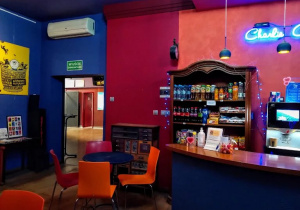 Klasa 1a z wizytą w Kinie Charlie_fragment klimatycznego wnętrza budynku Kina Charlie.