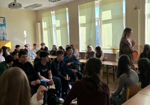 Zajęcia z Radcą Prawnym i symulacja rozprawy sądowej_klasy: 8a i 8b.