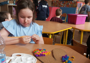 Przedświąteczne inspiracje w świetlicy szkolnej_kreatywne działania świetliczaków.